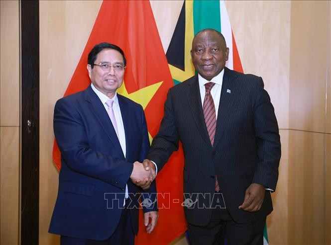 Le Premier ministre Pham Minh Chinh et le président sud-africain, Cyril Ramaphosa. Photo: VNA