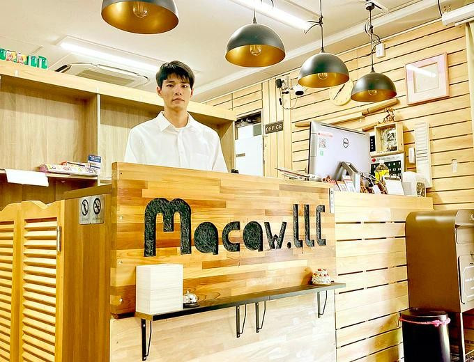 Ngo Ngoc Khanh, propriétaire de la librairie Macaw. Photo: I LOVE VIETNAM