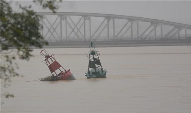Montée du niveau d'eau de la rivière Huong (Parfum) à Hue. Photo: VNA