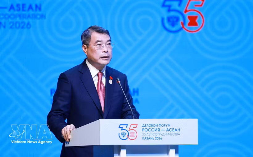 Le Premier ministre Le Minh Hung s'exprime lors de l'événement. Photo: VNA