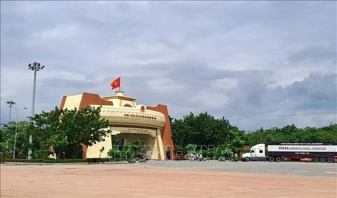 Poste frontalier international de Lao Bao. Photo: VNA