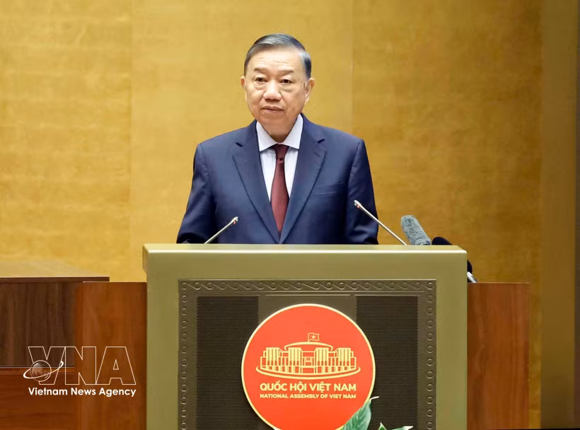 Le dirigeant To Lam s'exprime lors de la conférence nationale consacrée à l'étude, à l'assimilation, à la diffusion et à la mise en œuvre des résolutions du 3e Plénum du Comité central du Parti du 14e mandat. Photo: VNA