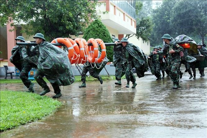 La province de Quang Tri a mobilisé plus de 5.000 officiers et soldats pour être en service, prêts à répondre aux situations durant le typhon Fengshen. Photo : VNA