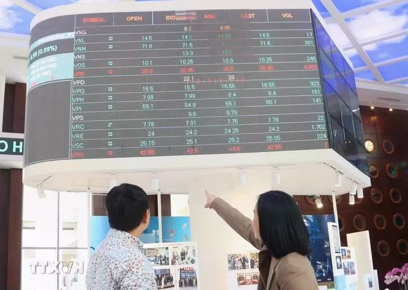 Investisseurs à la Bourse de Ho Chi Minh-Ville. Photo : VNA