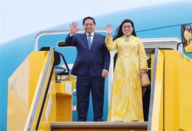 Le Premier ministre Pham Minh Chinh et son épouse. Photo: VNA