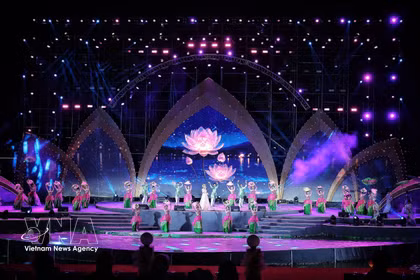 Les organisateurs espèrent que le festival deviendra un événement culturel et touristique annuel incontournable, contribuant à promouvoir l’image de la capitale, à préserver les valeurs culturelles traditionnelles et à enrichir l’offre touristique de Hanoi. Photo: VNA