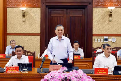 Le secrétaire général et président Tô Lâm s’exprime lors de la réunion du Comité directeur central pour le développement de la science, de la technologie, de l’innovation et de la transformation numérique, à Hanoi, le 30 juillet. Photo : VNA
