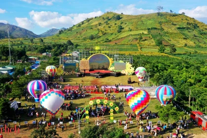 Forte de son long littoral, de son riche écosystème marin, de son espace de la culture des gongs et de son patrimoine historique et culturel diversifié, Gia Lai devrait apporter une nouvelle dimension à la série des Années nationales du tourisme. Photo: tcdulichtphcm.vn