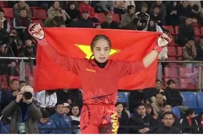 Lo Thi Phung a remporté la seule médaille d’or du Vietnam lors de la troisième édition des Championnats asiatiques d’arts martiaux mixtes 2026, à Luzhou, en Chine. Photos : MMA