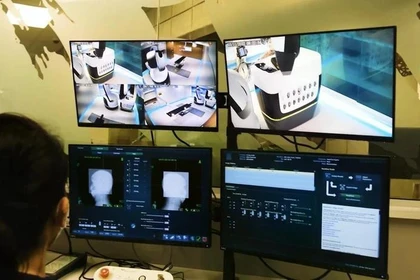Le système CyberKnife S7 permet de traiter des tumeurs n'importe où dans le corps sans chirurgie. Photo : VNA
