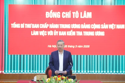 Le secrétaire général du Parti, Tô Lâm, s’adresse à la réunion avec la Commission d’inspection du Comité central du Parti, à Hanoi, le 5 mars. Photo : VNA