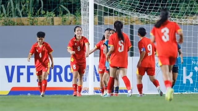 Les joueuses vietnamiennes célèbrent leur victoire en éliminatoires de la Coupe d'Asie féminine des moins de 20 ans de l'AFC 2026, à Hanoi, le 6 août. Photo: the-afc.com. 