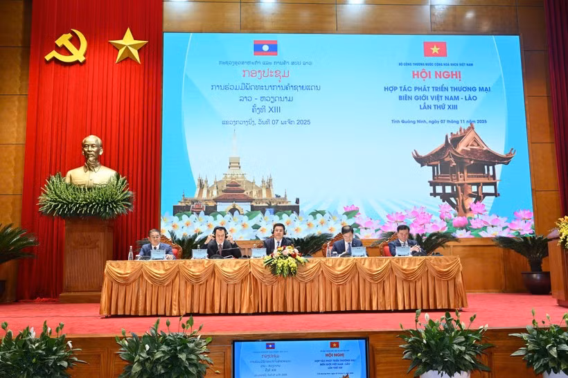 La 13e Conférence sur la coopération et le développement du commerce transfrontalier Vietnam-Laos, province de Quang Ninh. Photo : VietnamPlus