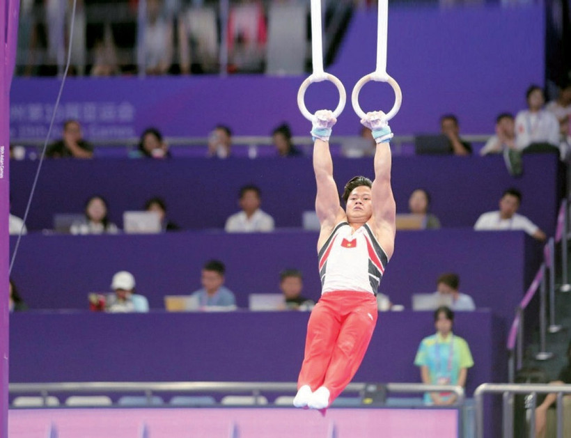 Le gymnaste Nguyên Van Khanh Phong à la Coupe du monde de gymnastique artistique 2025, étape de Varna, en Bulgarie, le 10 mai. Photo : CTV/CVN