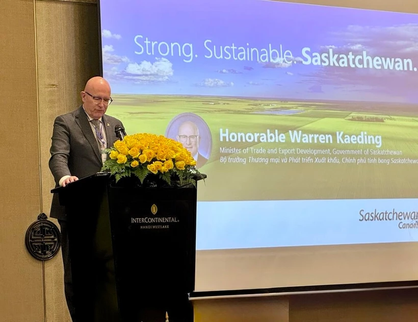 Le ministre du Commerce et du Développement des exportations ainsi que ministre responsable de l’Innovation du gouvernement de Saskatchewan, Warren Kaeding, prononçant son discours sur les potentiels de l’économie de Saskatchewan. Photo: CVN