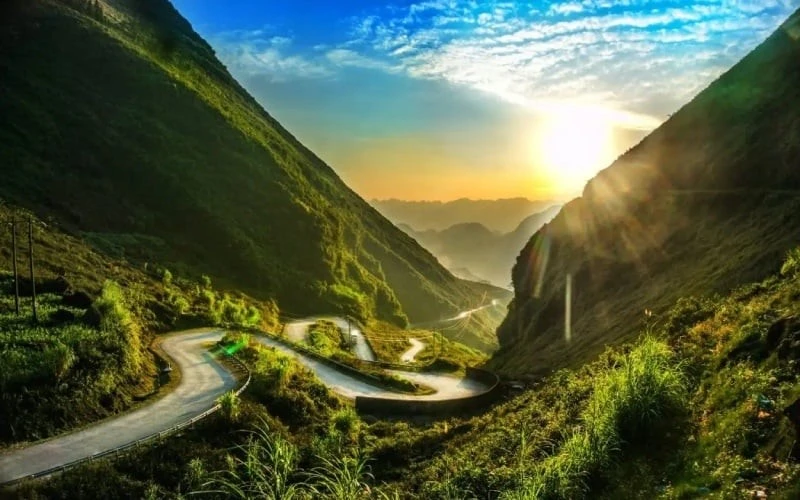 La boucle de Hà Giang. Les routes de montagne, bien que magnifiques, peuvent se révéler exigeantes pour les conducteurs novices. Photo: hagiangplateautours.com