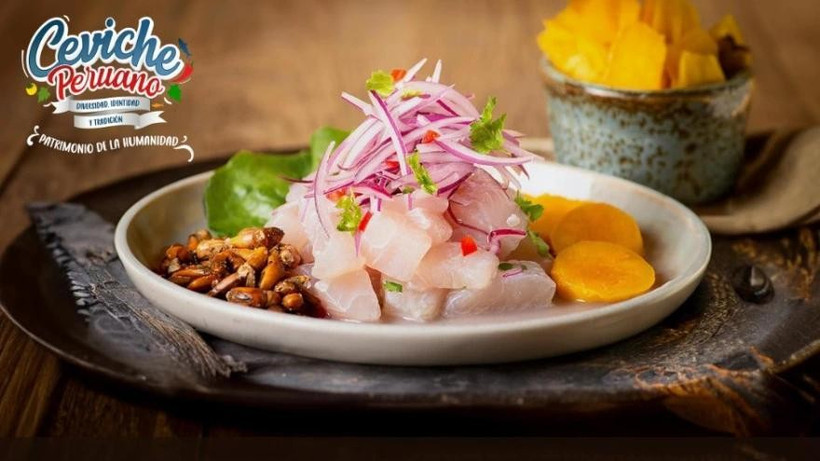 Le ceviche péruvien, ou simplement ceviche, est le plat national du Pérou et a été reconnu par l'UNESCO comme patrimoine culturel immatériel de l'humanité. Photo: ambassade du Pérou au Vietnam