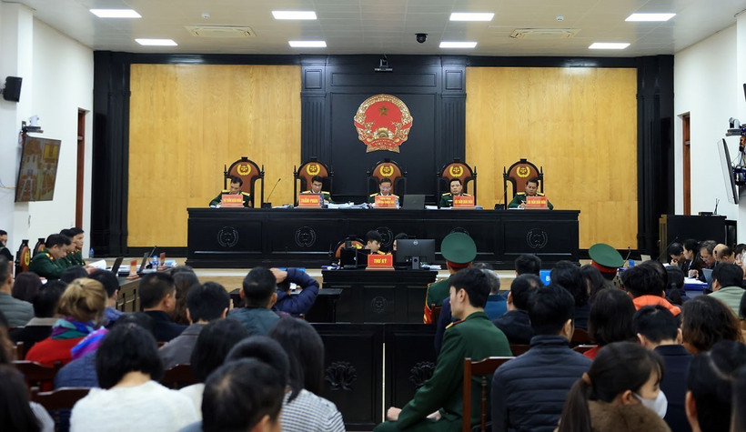 Vue du procès en première instance devant le Tribunal militaire de la région militaire 5, le 6 janvier. Photo : VNA