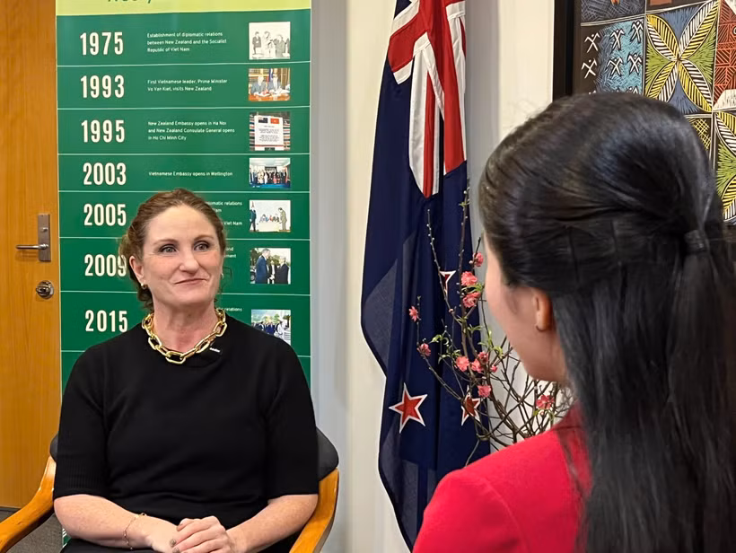 L’ambassadrice de Nouvelle-Zélande au Vietnam, Caroline Rachel Beresford, s’adresse à la presse à l’approche du Nouvel An lunaire 2026. Photo : Ambassade de Nouvelle-Zélande au Vietnam