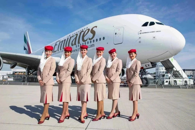 Les membres de l’équipage d’Emirates prêts pour des vols vers Dà Nang cet été. Photo : Emirates