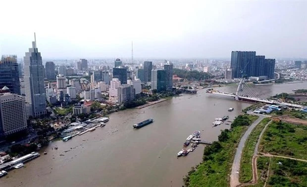 De décembre 2024 au début février 2025, la situation d'intrusion saline sur les rivières, canaux et ruisseaux de Hô Chi Minh-Ville a montré une tendance à l'aggravation. Photo : VNA