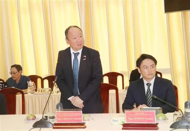 Furusawa Yasuyuki, directeur général de la SARL AEON Vietnam, s'exprime lors de la rencontre avec les responsables de la ville de Cân Tho. Photo : VNA