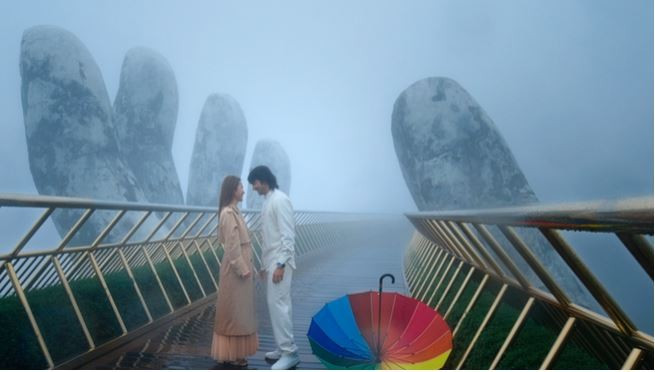 Manav et Linh à Dà Nang. Photo : gracieuseté de Innovations India et RKF Studios