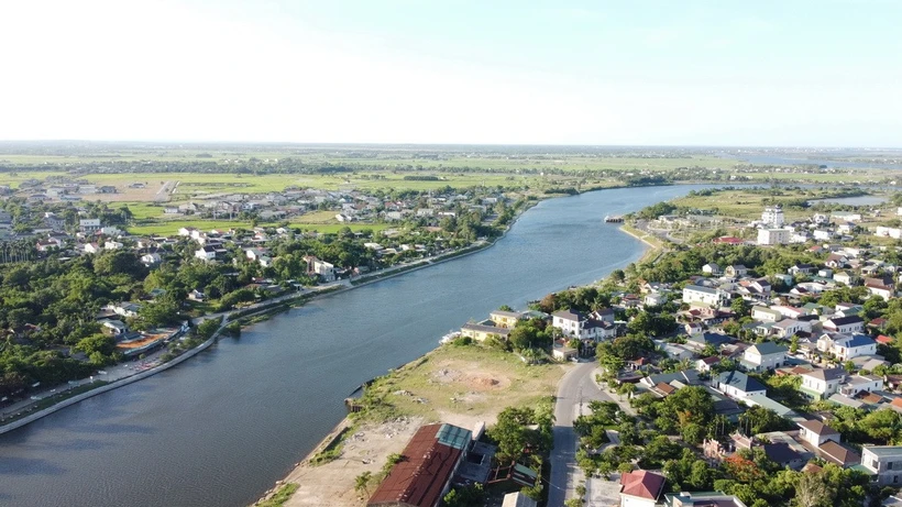 Le site historique du port militaire de Dông Hà sur la rive sud de la rivière Hiêu, en aval du pont Dông Hà. Photo: baodautu.vn