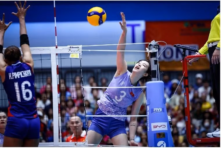 Le Vietnam s’incline de justesse face à la Thaïlande lors du dernier match de la première manche de la SEA V.League 2025. Photo: TVA