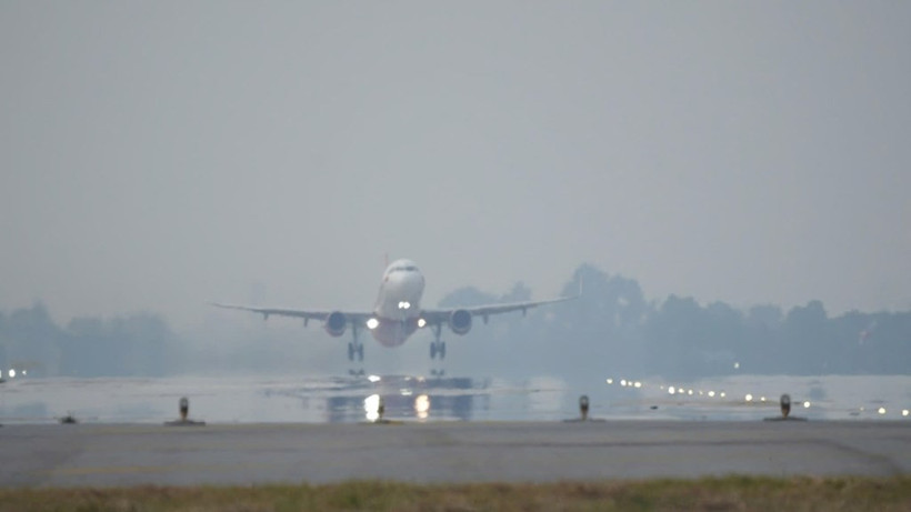 Le vol Vietjet VJ1149 a atterri à 17h31, le 7 mai sur la piste 25R de l’aéroport international de Tân Son Nhât à Hô Chi Minh-Ville. Photo: Vietjet