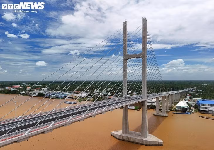 Le pont Rach Miêu 2 relie Dông Thap et Vinh Long. Photo: VTC News