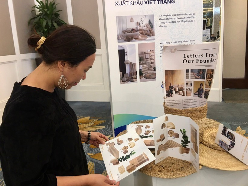 Les entreprises qui agissent de manière responsable envers la communauté et l’environnement gagnent la confiance et le soutien des consommateurs. Photo : VietnamPlus