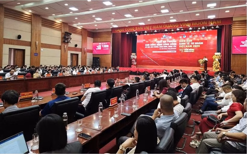 Vue de la séance de dialogue du VPSF 2025, à Hai Phong, le 20 août. Photo : baodautu.vn