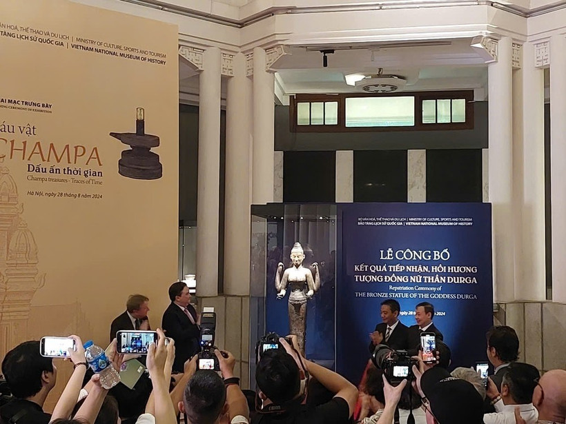 La statue en bronze de la déesse Durga, datant de la culture Champa, est conservée au Musée national d’histoire du Vietnam. Photo : VNA