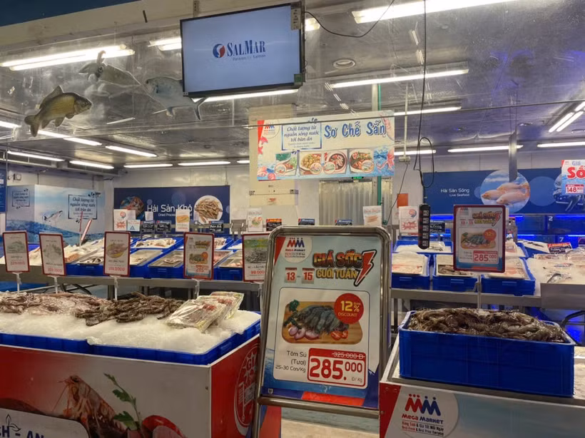 Les produits aquatiques arrivent en force dans les rayons. Photo : journal Tin tức và Dân tộc (Nouvelles et Ethnies)