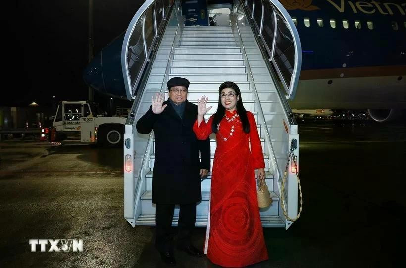 Le Premier ministre Pham Minh Chinh et son épouse. Photo: VNA