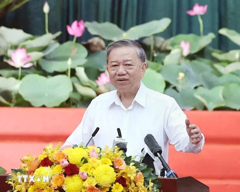 Le secrétaire général du Parti, Tô Lâm, s’exprime lors de la séance de travail, à Hô Chi Minh-Ville, le 18 juin. Photo : VNA