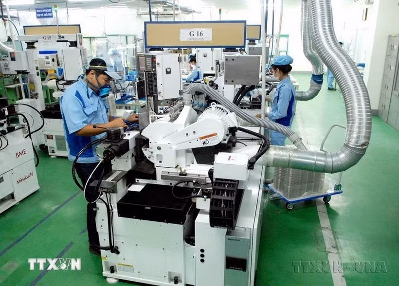 Au cours du premier semestre, l’indice de production industrielle (IPI) de Hanoi a progressé d’environ 5,9% en glissement annuel. Photo: VNA