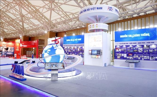 L'espace d'exposition sur le parcours de 80 ans de l'agence vietnamienne d’information (VNA) au Centre des expositions du Vietnam, dans la commune de Dông Anh, à Hanoi. Photo: VNA