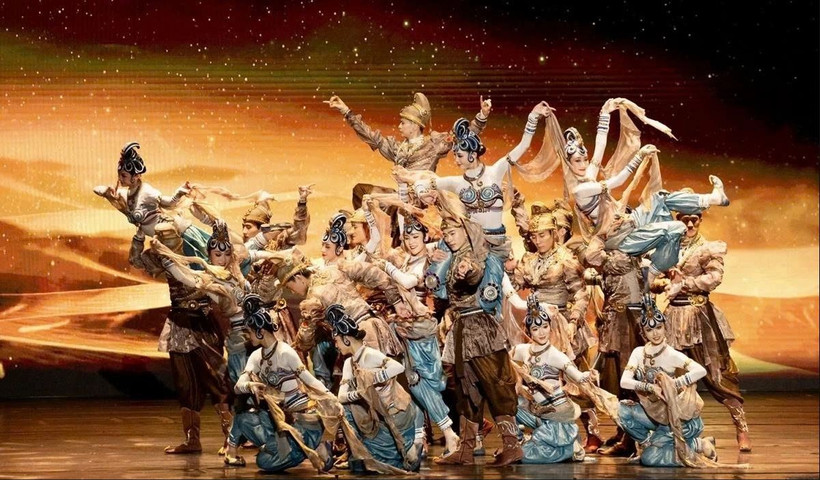 Des artistes chinois se produiront dans le cadre du programme « Chine colorée » à Hanoi. Photo : Ensemble national de chants et de danses ethniques de Chine
