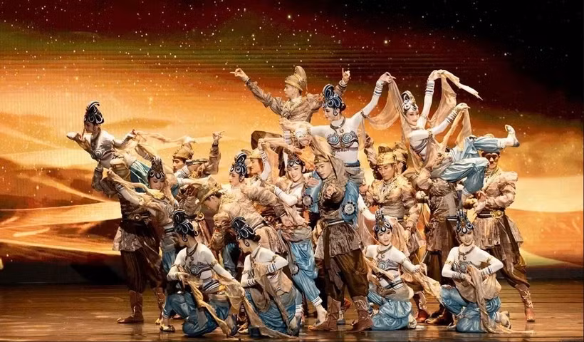 Des artistes chinois se produiront dans le cadre du programme « Chine colorée » à Hanoi. Photo : Ensemble national de chants et de danses ethniques de Chine