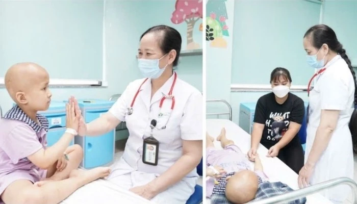 La docteure Bui Ngoc Lan examine des enfants. Photo: VOV