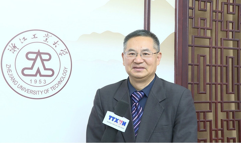 Le professeur Cheng Hanping, directeur exécutif de l’Institut de recherche régionale et nationale et directeur du Centre de recherche sur le Vietnam de l’Université de technologie du Zhejiang (Chine). Photo : VNA 
