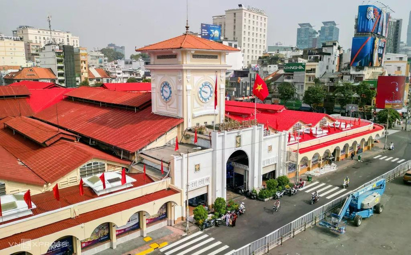 Vue d'en haut du marché Bên Thành, à Hô Chi Minh-Ville. Photo : VnExpress