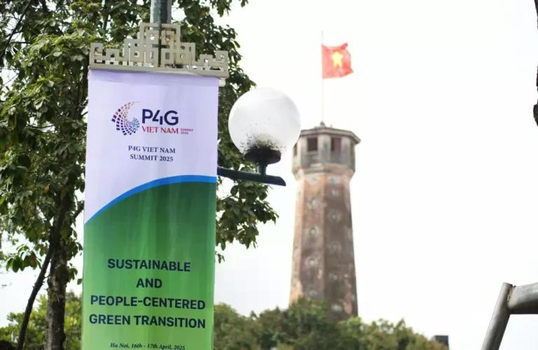 Le Sommet P4G 2025 a adopté la Déclaration de Hanoï sur la transition verte durable et centrée sur l’humain et la Déclaration P4G sur le renforcement de la coopération et de la coordination entre P4G avec les mécanismes et organisations internationaux pour la croissance verte. Photo: baoquocte.vn