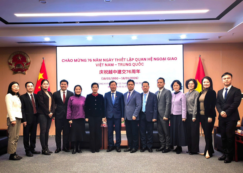 Cérémonie de commémoration du 76e anniversaire des relations vietnamo-chinoises à Chongqing. Photo : VNA