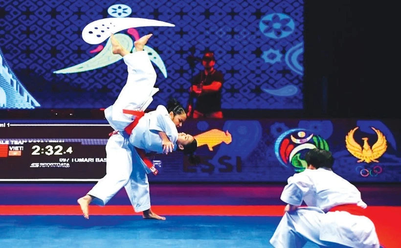 L’équipe féminine vietnamienne de kata aux Championnats d’Asie de karaté 2025. Photo : AKF