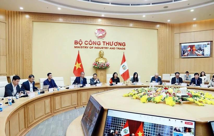 Vue de la troisième session du Comité intergouvernemental Vietnam-Pérou, le 27 mars. Photo: ministère de l’Industrie et du Commerce