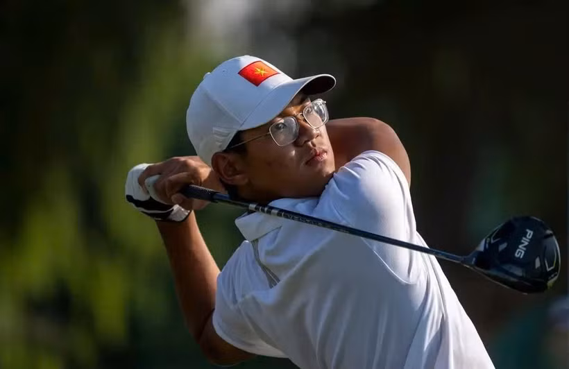 Le golfeur vietnamien Lê Khanh Hung réalise le meilleur résultat du Vietnam au Championnat amateur Asie-Pacifique 2025. Photo : tienphong.vn