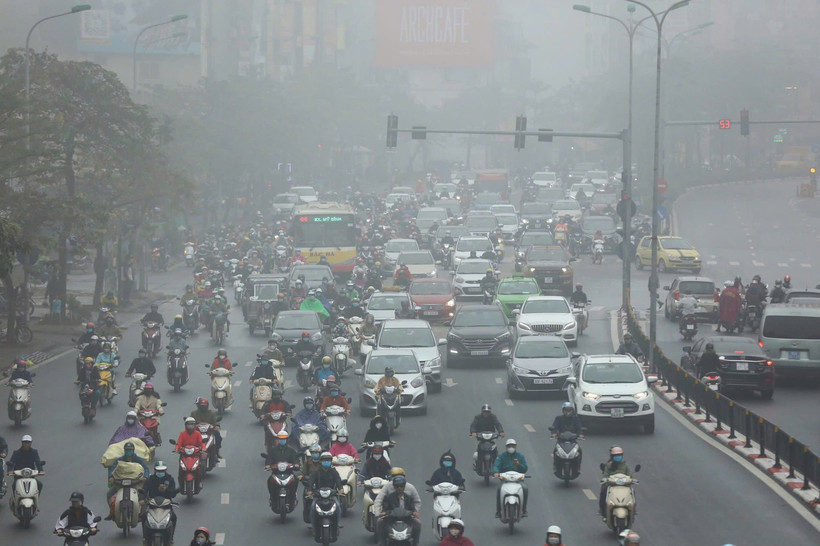 Hanoï souffre souvent de pollution atmosphérique en hiver. Photo: cafef.vn